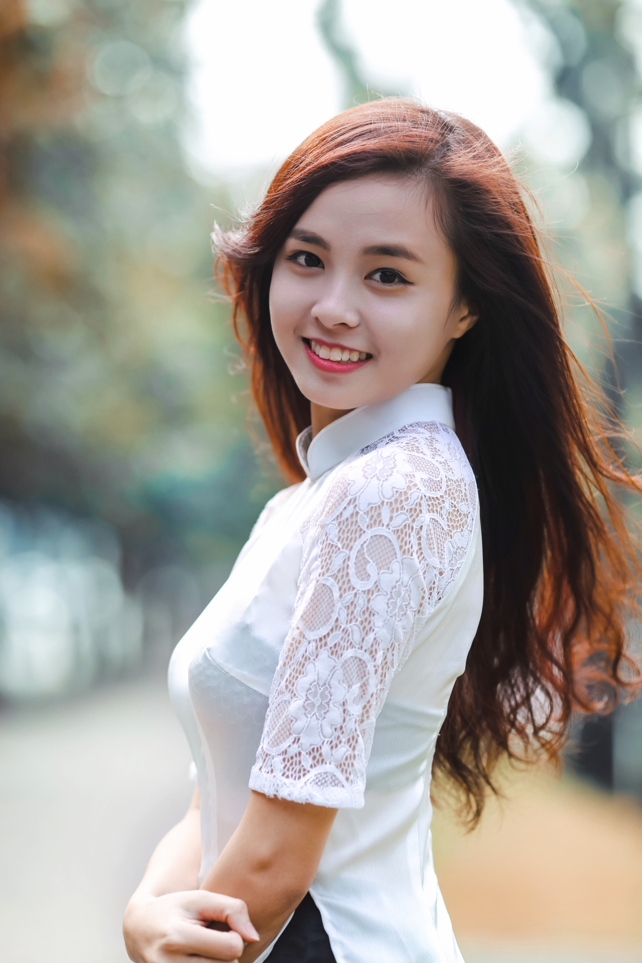 年轻女教师在线播放